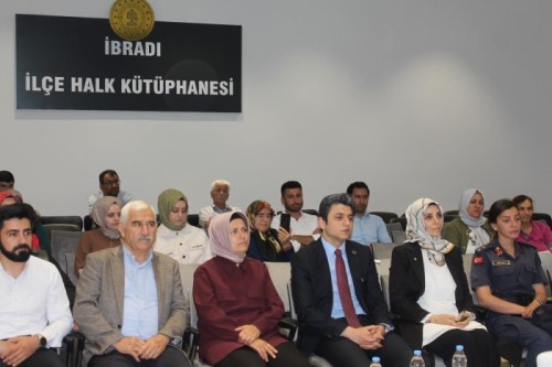 Antalya İl Müftü Yardımcısı Sayın Şeyda Emine YILMAZ, İlçemizde "Fıtratın Korunması ve Aile" Konulu Konferansa Konuşmacı Olarak Katıldı.