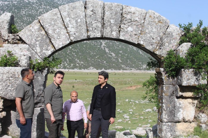 Kaymakamımız Sayın İbrahim Cem DEVECİ, Doğa Koruma ve Milli Parklar Personeli Eşliğinde Bölgesel ve Tarihi Alanlarda İncelemelerde Bulundu.  